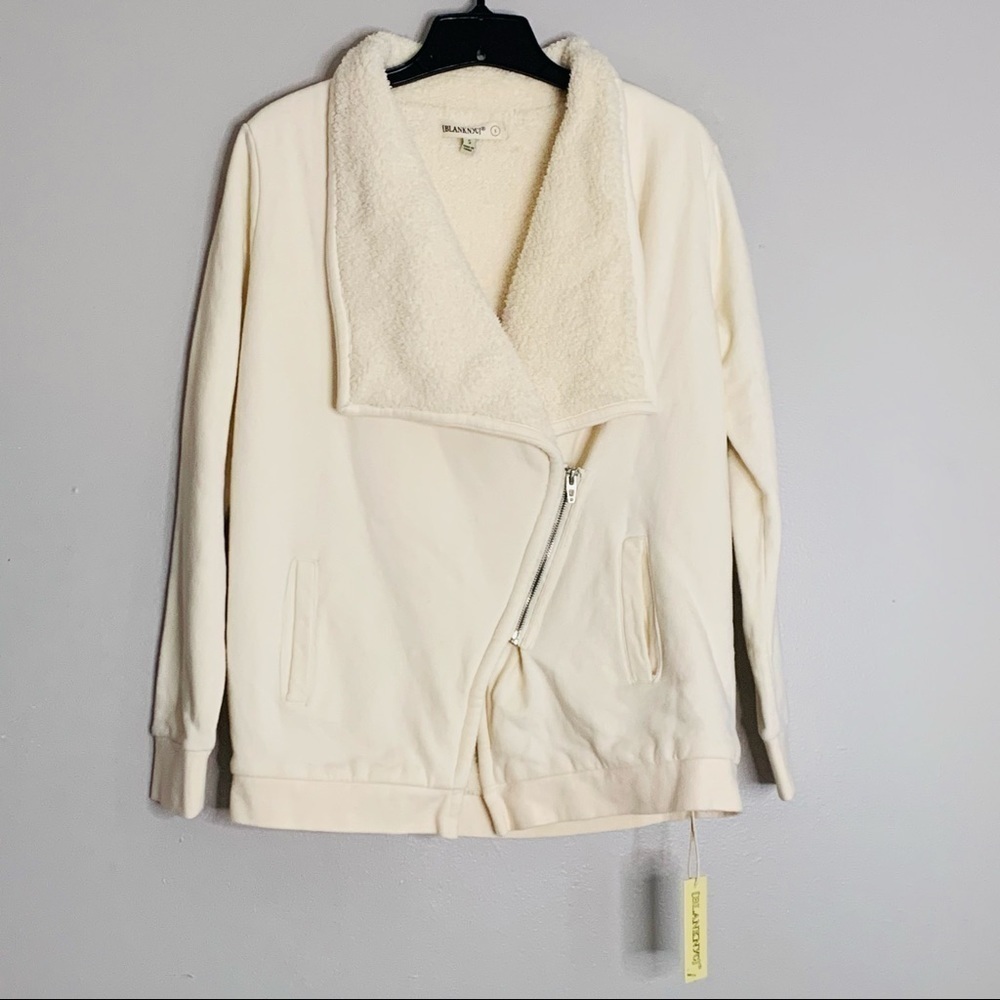 BLANKNYC Cozy asymmetrical off-white zip up sweatshirt shacket small women’s